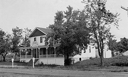 Lake Delton: With the advent of the automobile and freedom of the open road, the Delton area became a prime attraction for trave